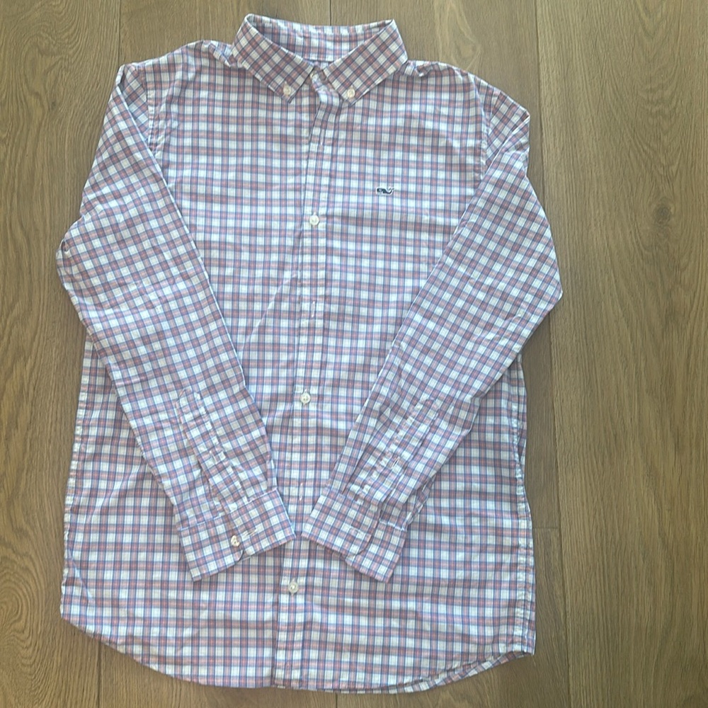 Vineyard Vines size M (12-14) performance button down
